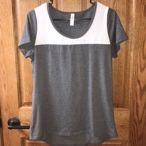 LuLaRoe Classic Tee | Gray & White | Small